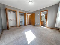 931 Breton Drive, Bismarck, ND 58503