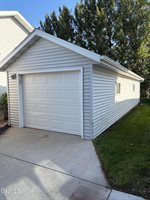 931 Breton Drive, Bismarck, ND 58503