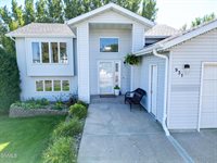 931 Breton Drive, Bismarck, ND 58503
