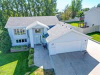 931 Breton Drive, Bismarck, ND 58503