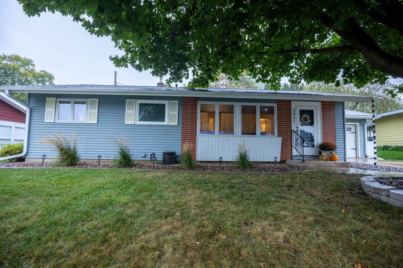 3421 Greenbriar Ct, Shelby, WI 54601