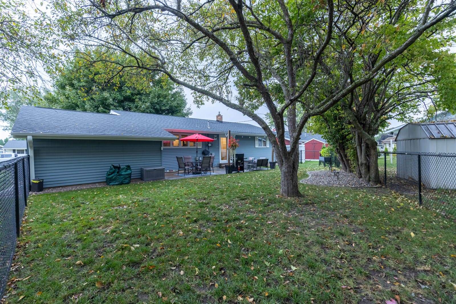 3421 Greenbriar Ct, Shelby, WI 54601