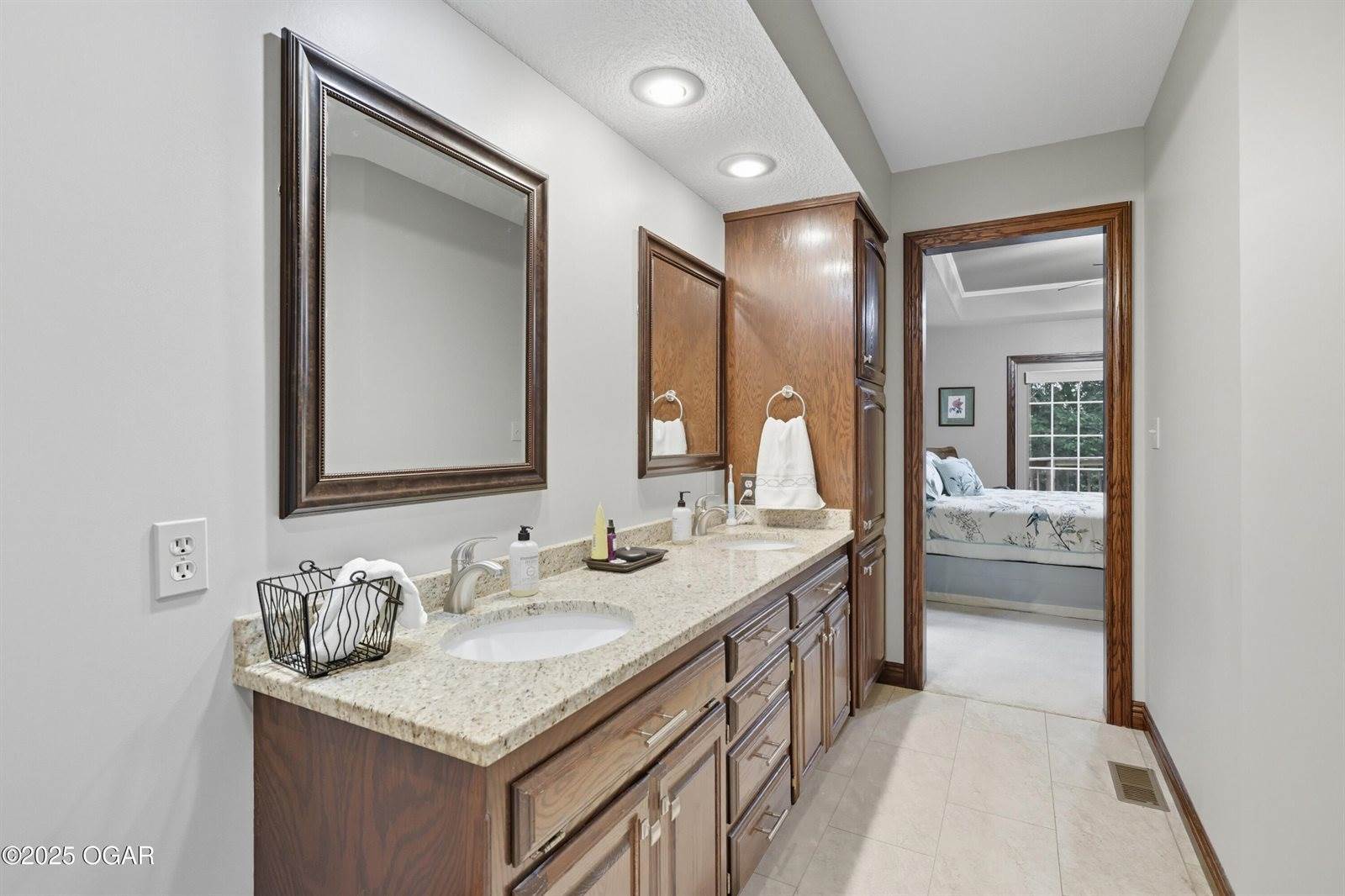 4948 Deer Run Loop, Carthage, MO 64836