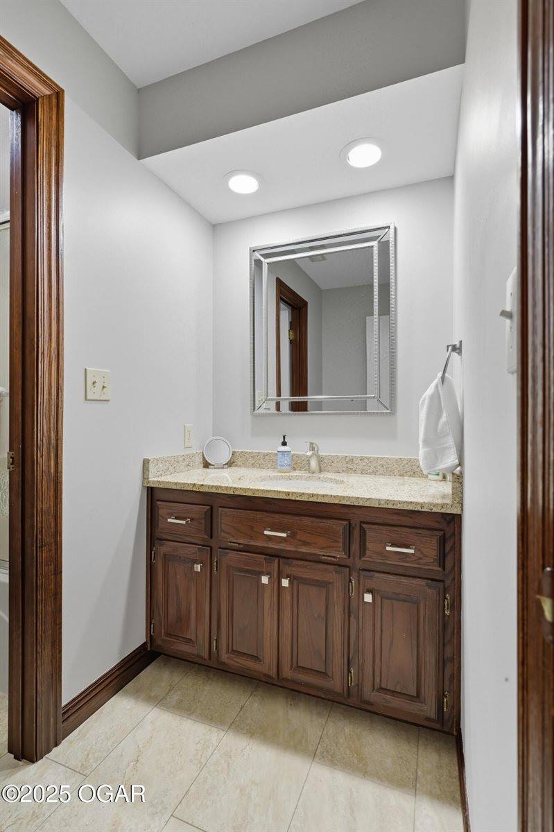 4948 Deer Run Loop, Carthage, MO 64836