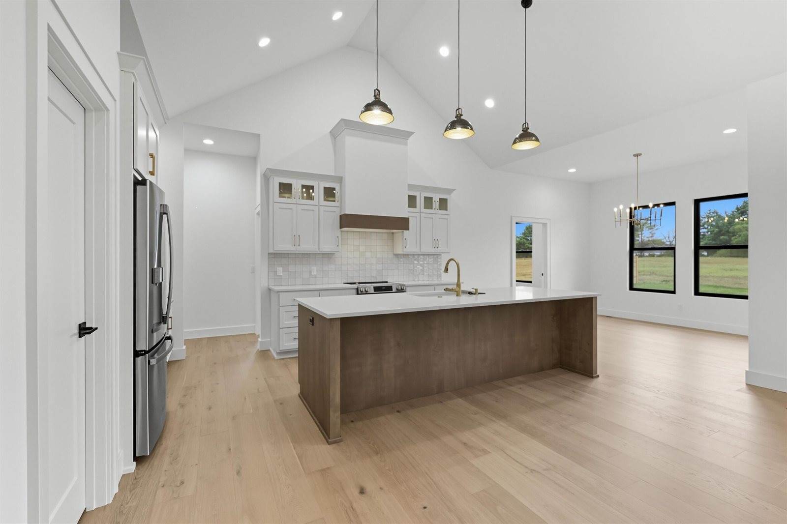 1744 East Cobblestone Drive, Ozark, MO 65721