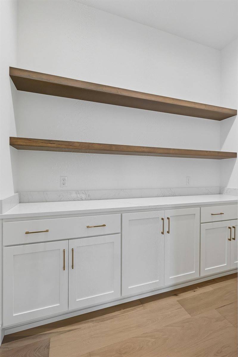 1744 East Cobblestone Drive, Ozark, MO 65721