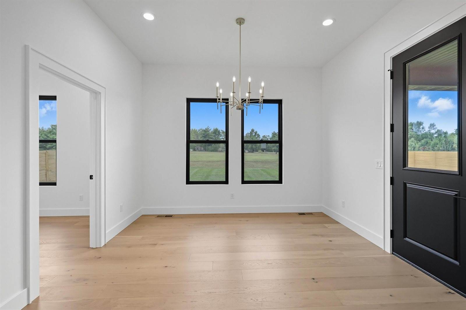 1744 East Cobblestone Drive, Ozark, MO 65721