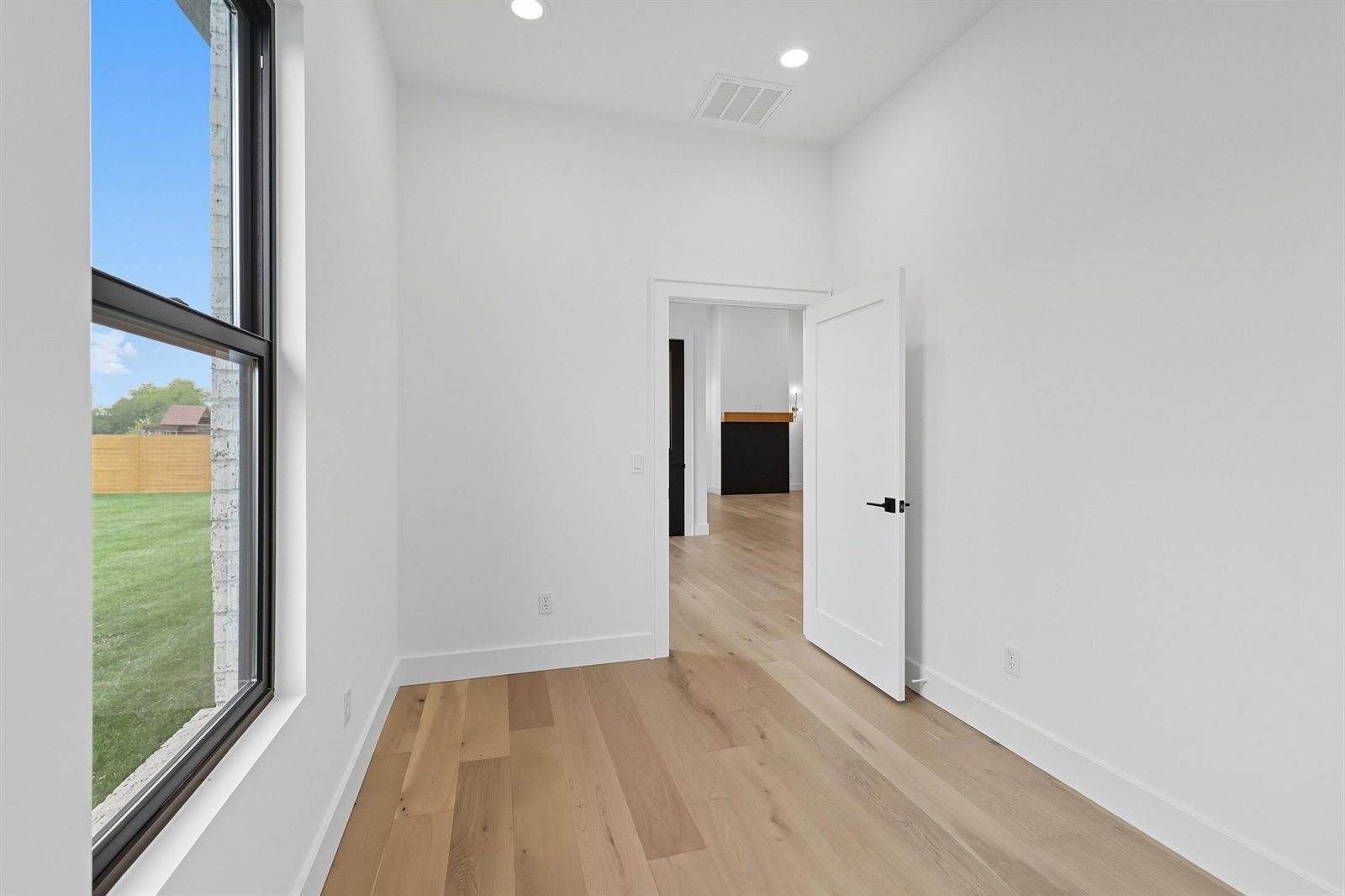 1744 East Cobblestone Drive, Ozark, MO 65721