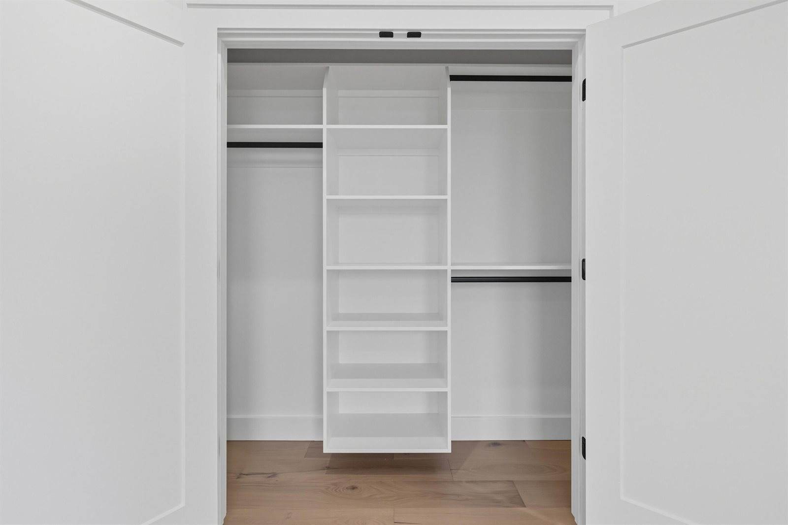 1744 East Cobblestone Drive, Ozark, MO 65721