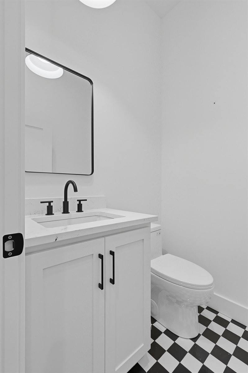 1744 East Cobblestone Drive, Ozark, MO 65721