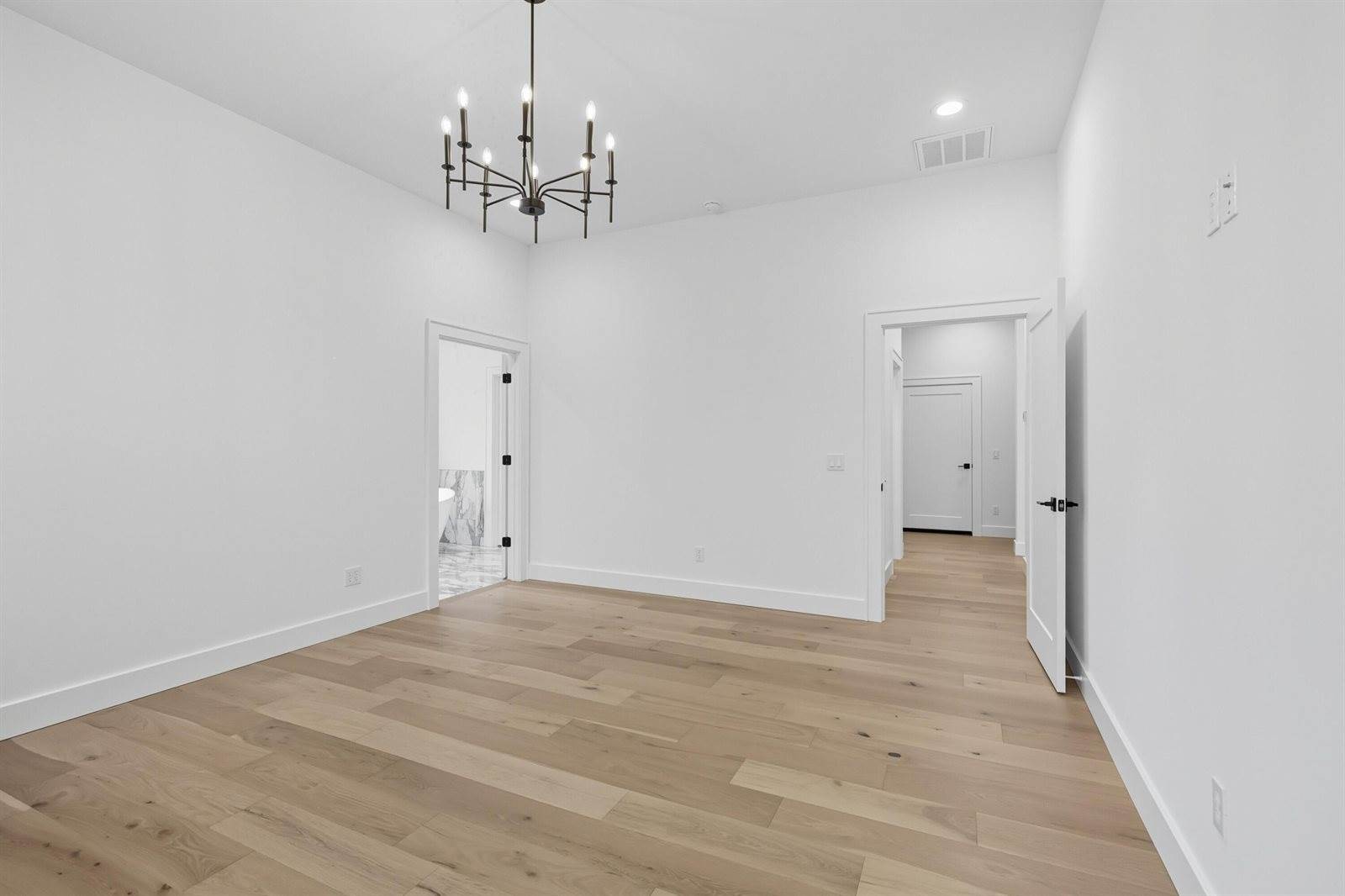 1744 East Cobblestone Drive, Ozark, MO 65721