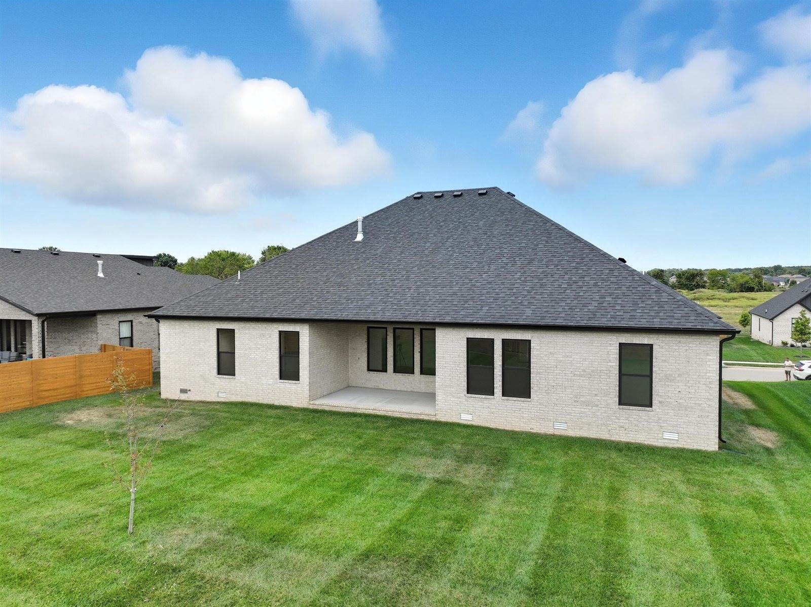 1744 East Cobblestone Drive, Ozark, MO 65721