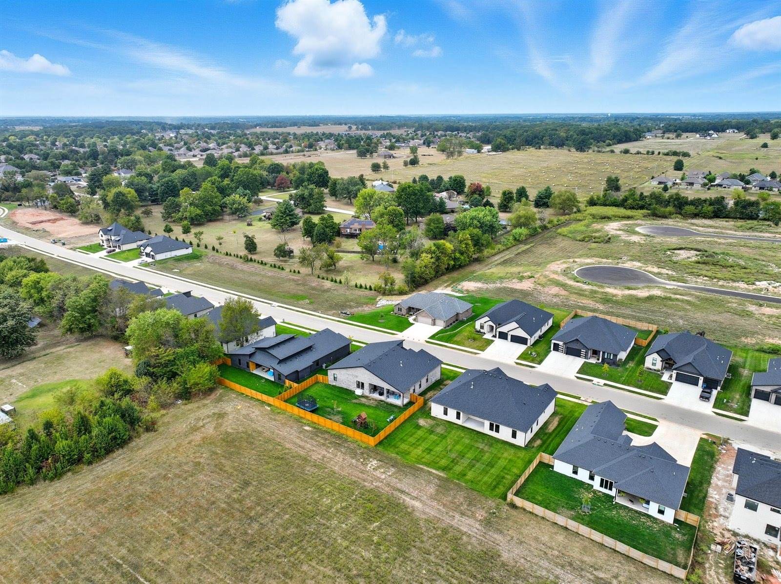 1744 East Cobblestone Drive, Ozark, MO 65721