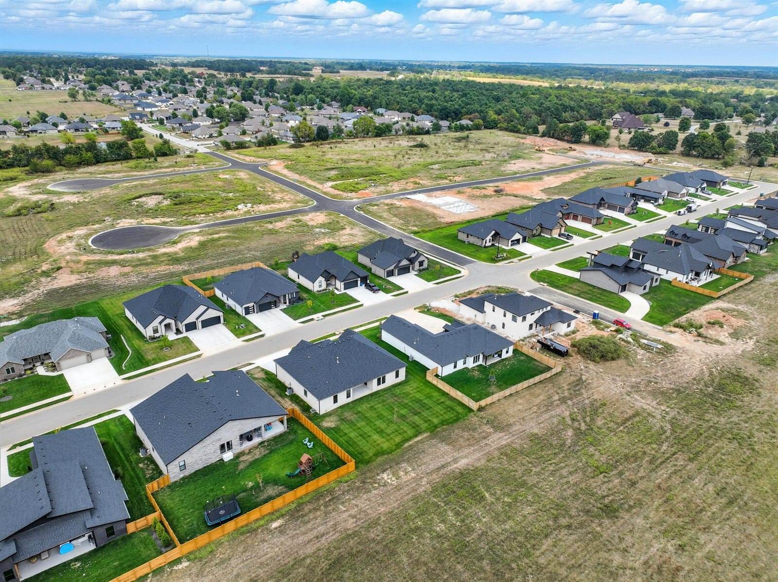 1744 East Cobblestone Drive, Ozark, MO 65721