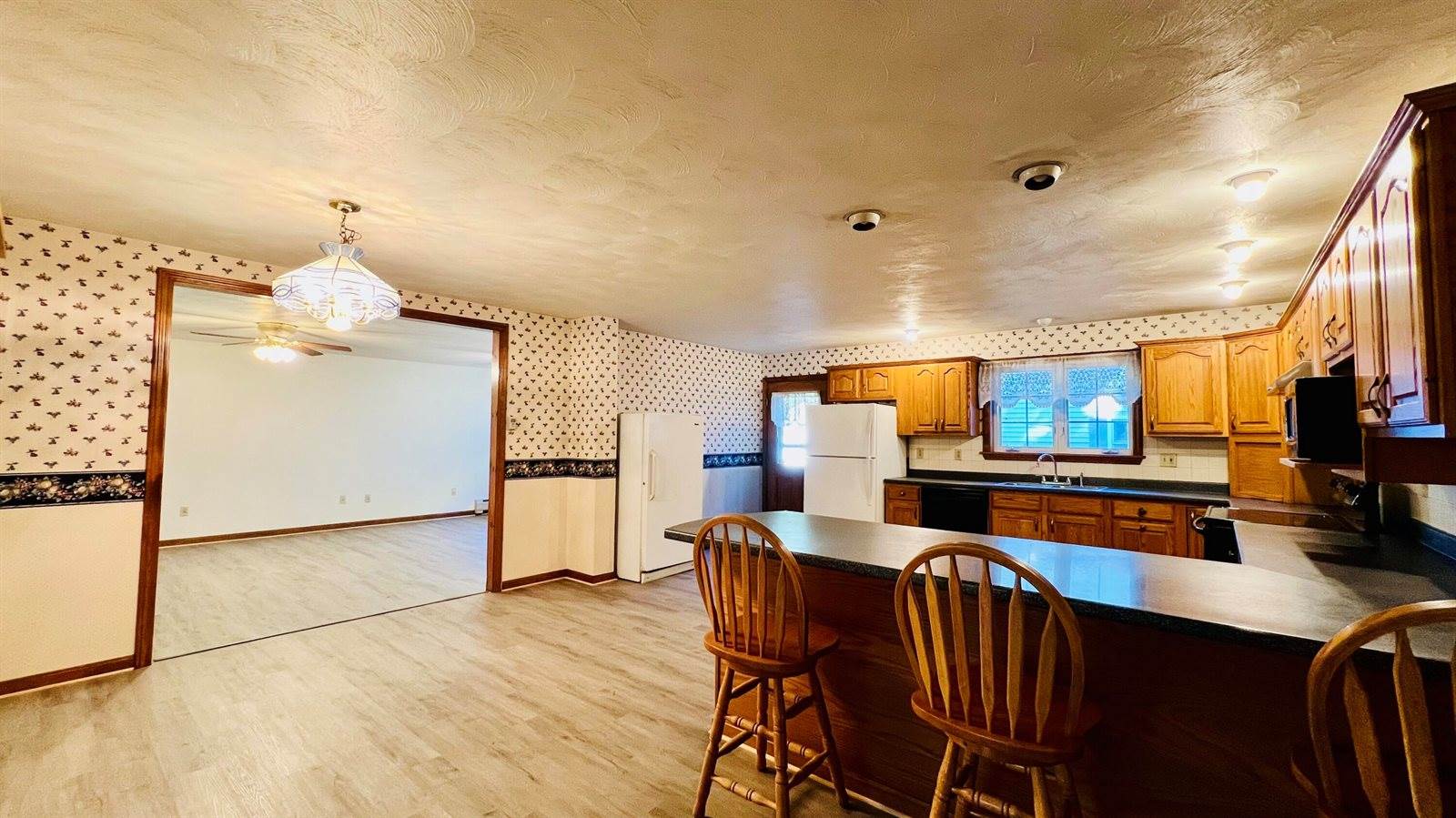 713 Mcgrath Pond Road, Belgrade, ME 04917