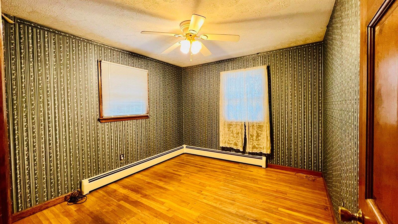 713 Mcgrath Pond Road, Belgrade, ME 04917