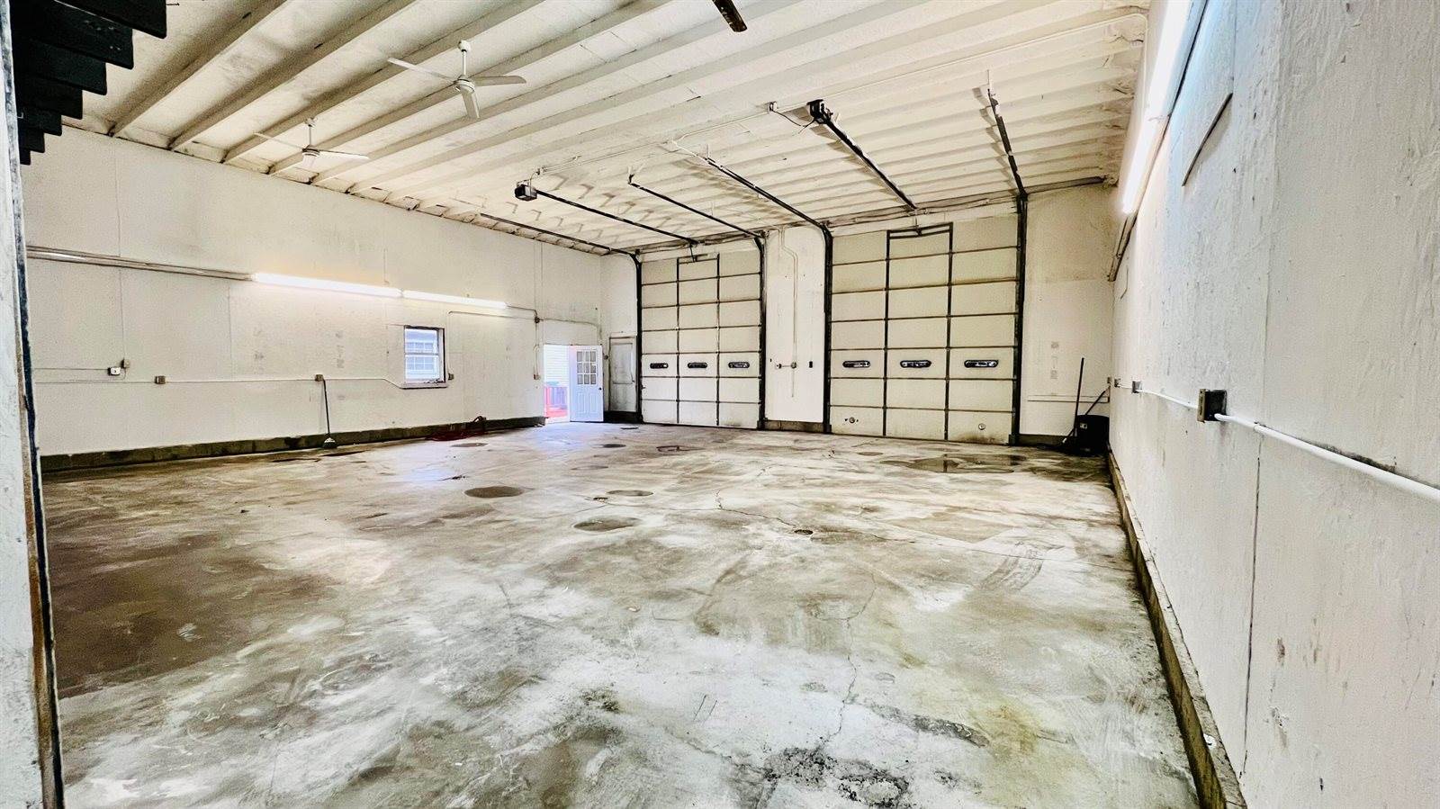 713 Mcgrath Pond Road, Belgrade, ME 04917