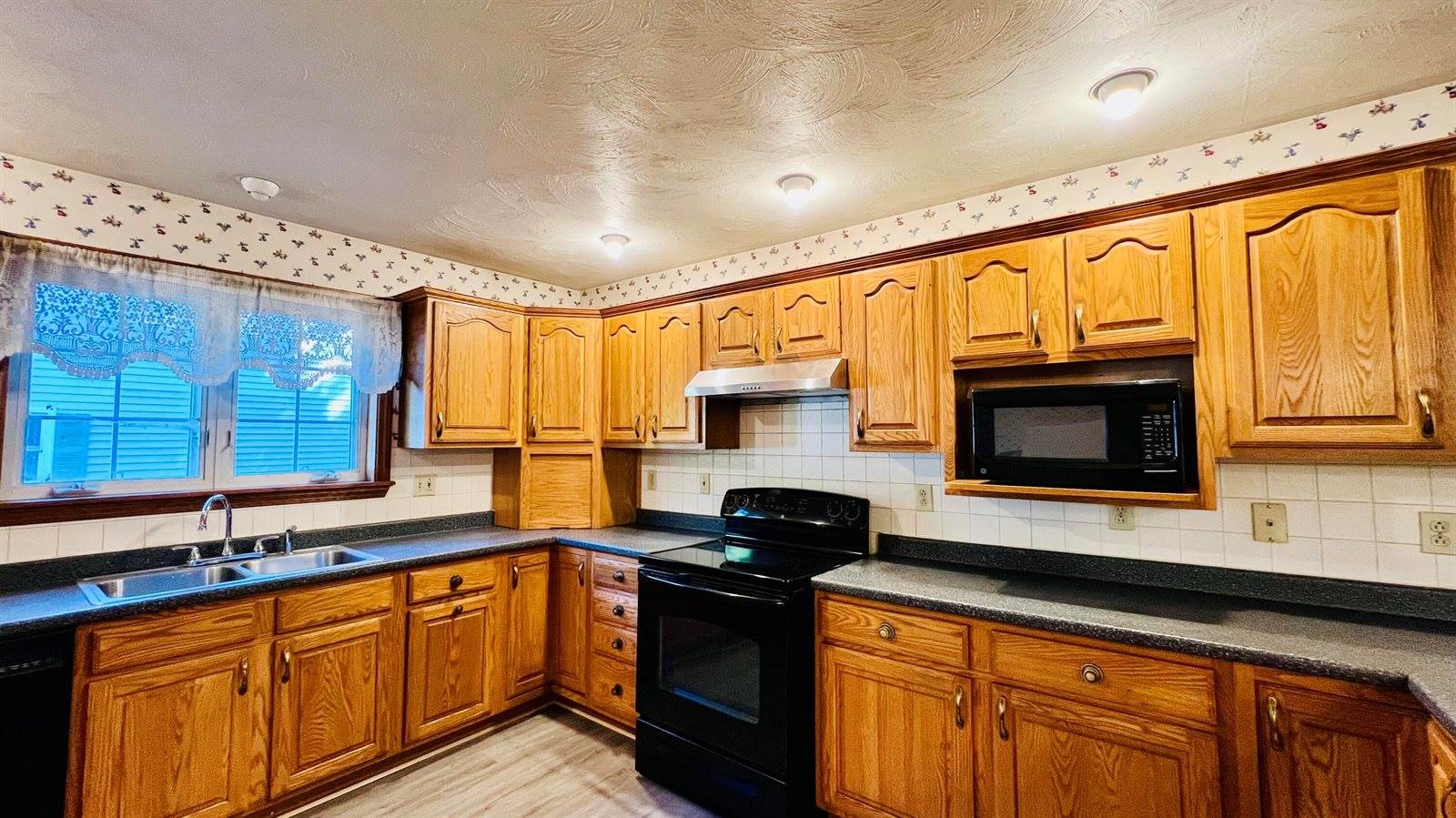 713 Mcgrath Pond Road, Belgrade, ME 04917