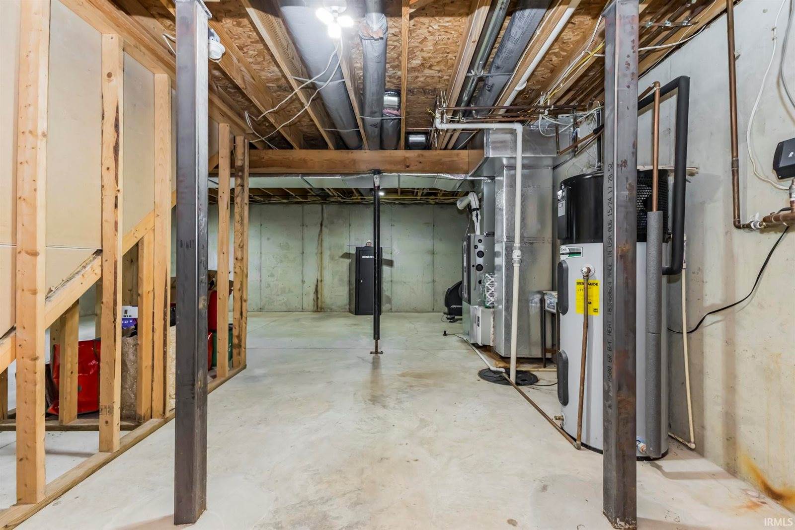 17 N 1200 W Road, Parker City, IN 47368