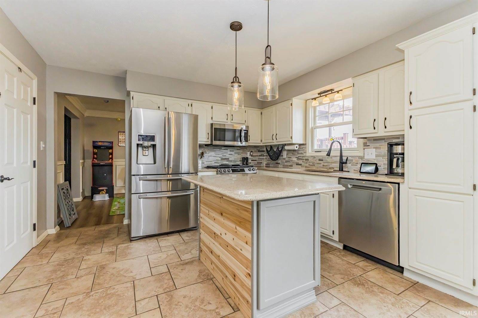 17 N 1200 W Road, Parker City, IN 47368