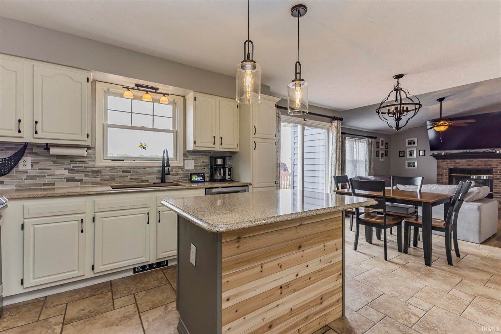 17 N 1200 W Road, Parker City, IN 47368