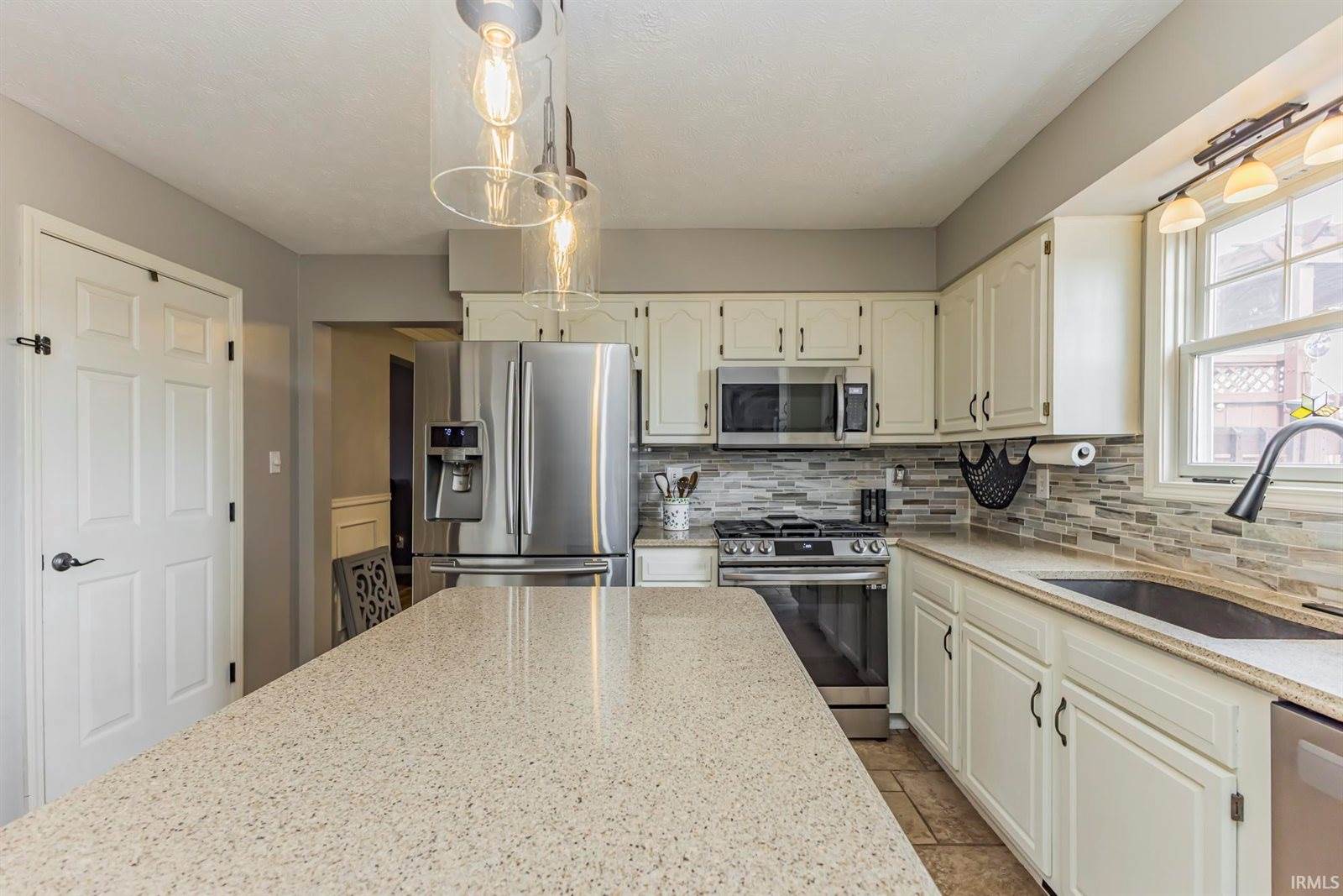 17 N 1200 W Road, Parker City, IN 47368