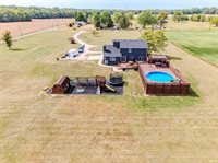 17 N 1200 W Road, Parker City, IN 47368