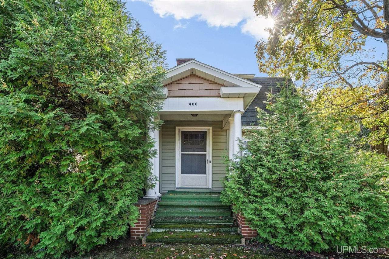 400 E Hewitt Avenue, Marquette, MI 49855