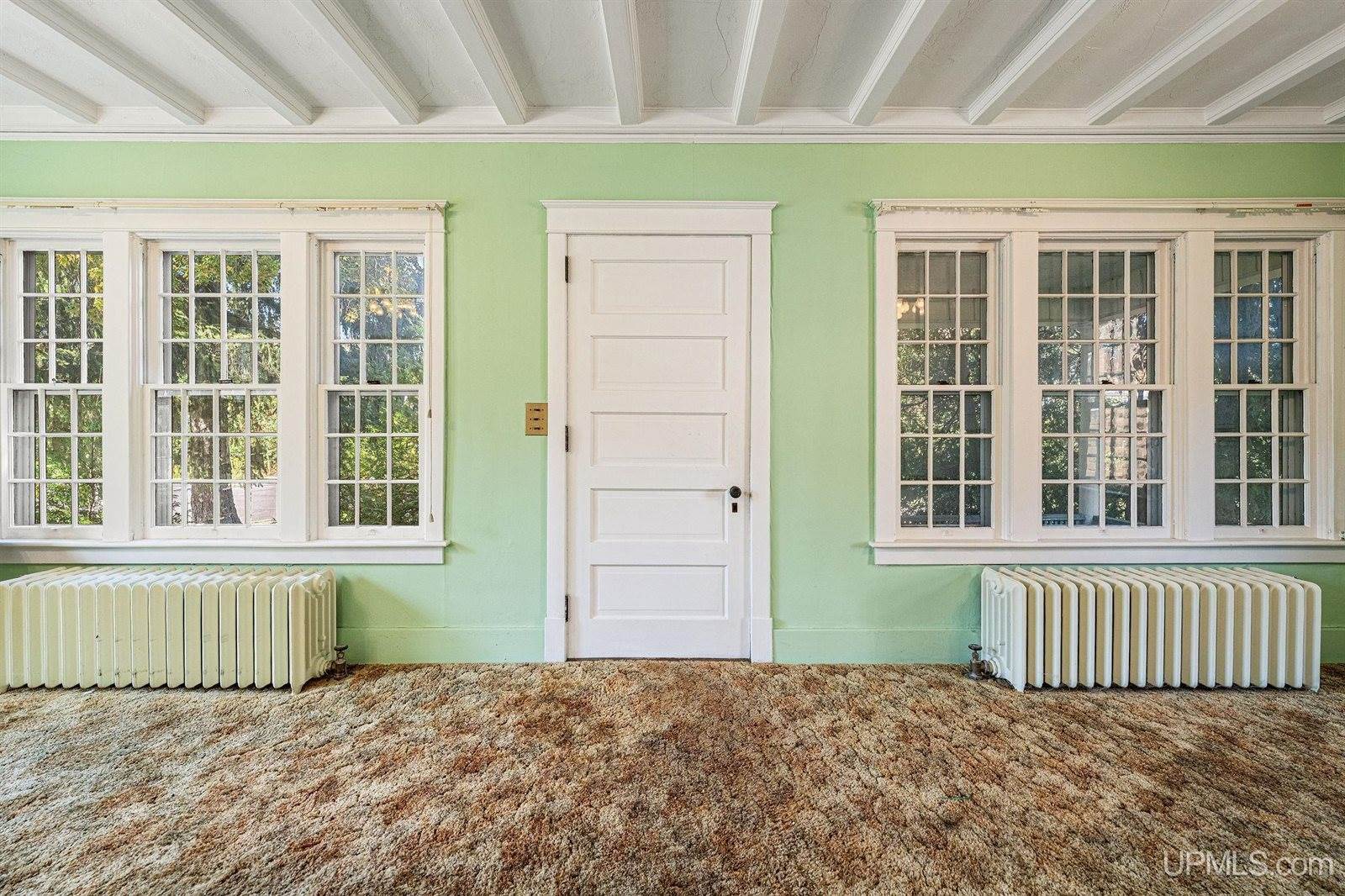 400 E Hewitt Avenue, Marquette, MI 49855