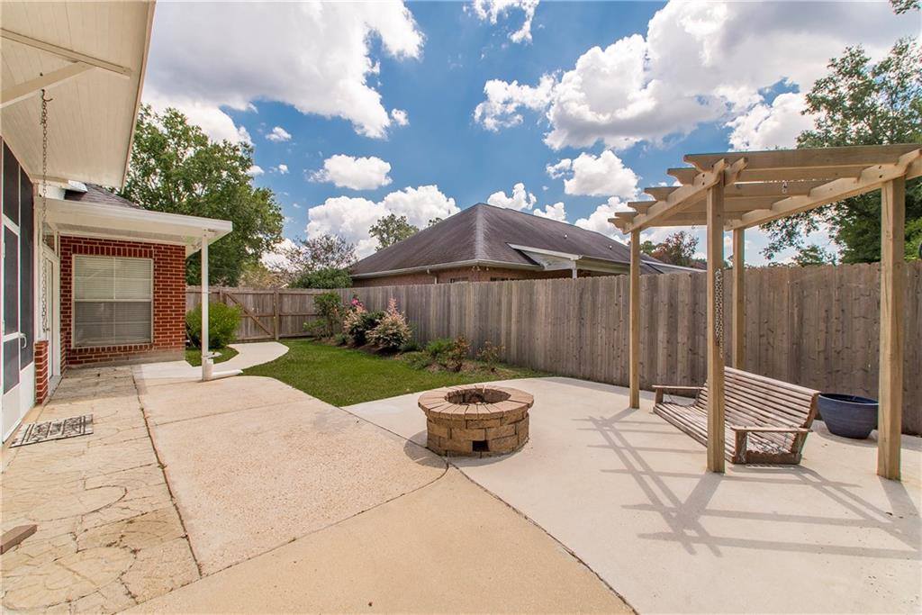 40049 Emerald Gardens Drive, Ponchatoula, LA 70454