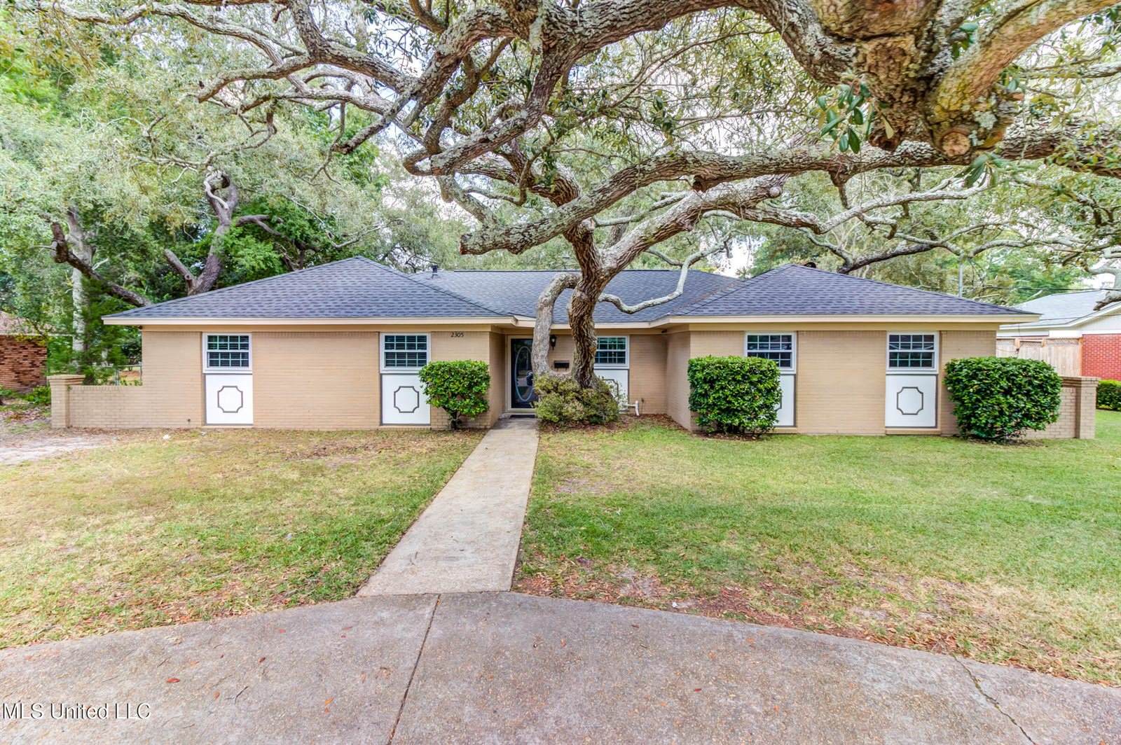 2305 Middlecoff Drive, Gulfport, MS 39507