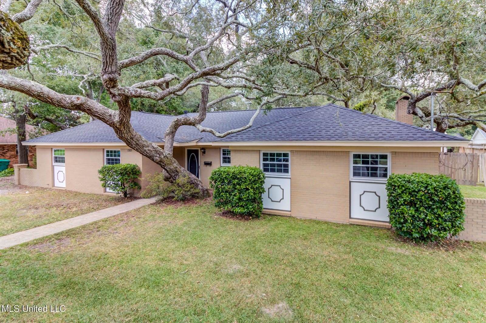 2305 Middlecoff Drive, Gulfport, MS 39507