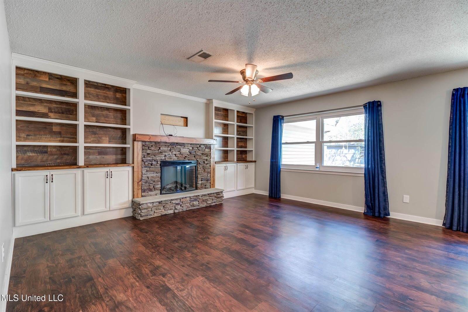 2305 Middlecoff Drive, Gulfport, MS 39507