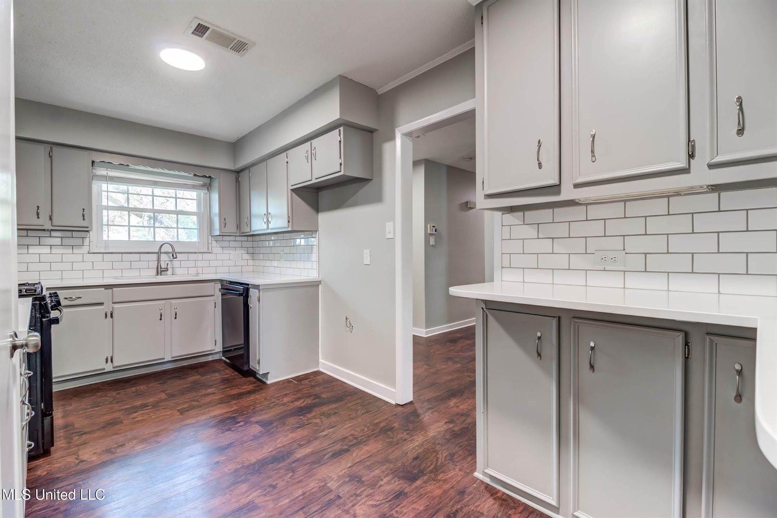 2305 Middlecoff Drive, Gulfport, MS 39507