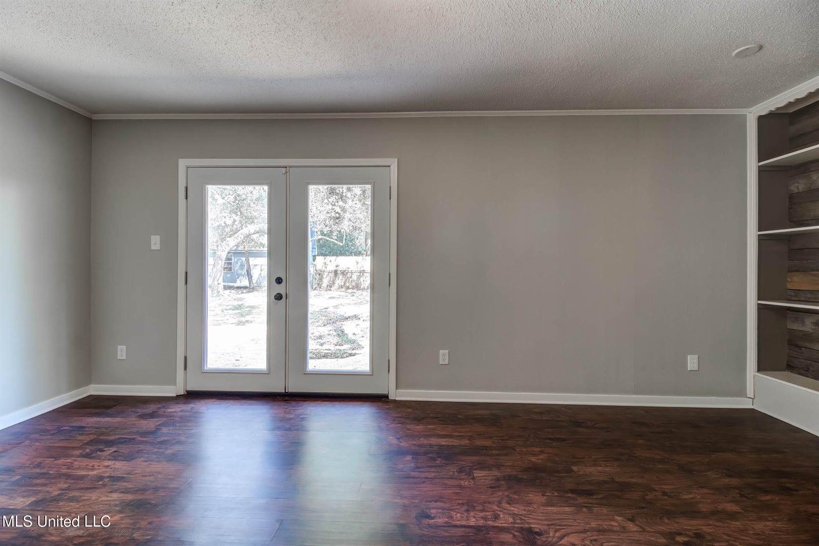 2305 Middlecoff Drive, Gulfport, MS 39507