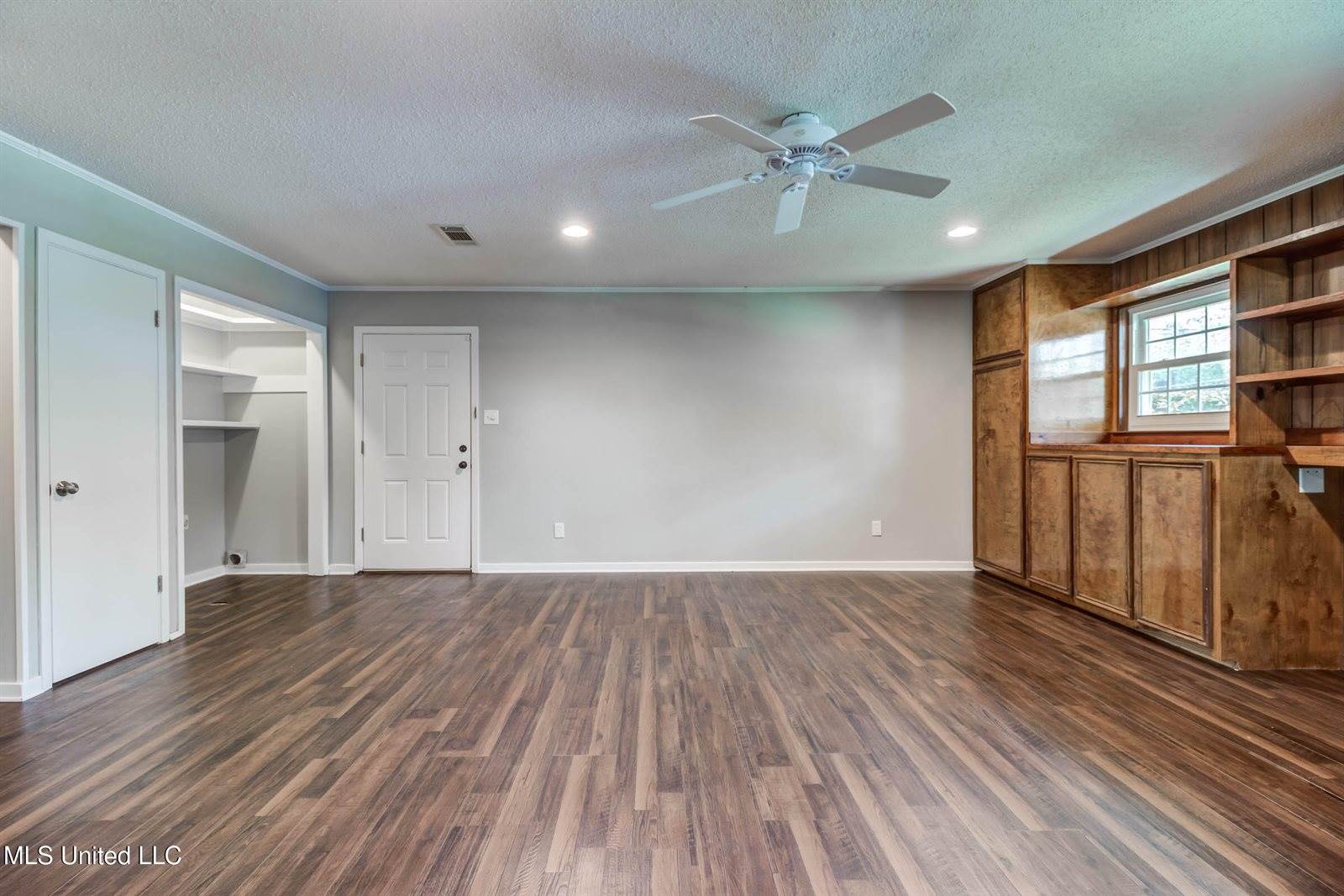 2305 Middlecoff Drive, Gulfport, MS 39507