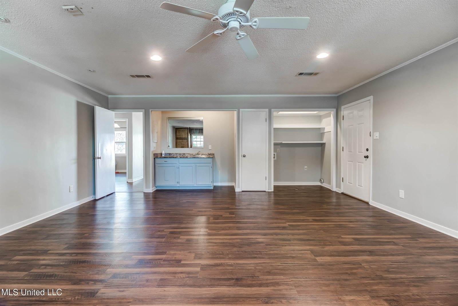 2305 Middlecoff Drive, Gulfport, MS 39507