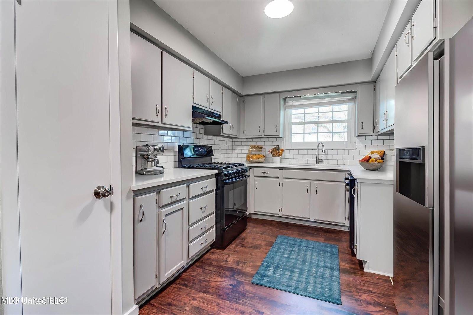 2305 Middlecoff Drive, Gulfport, MS 39507