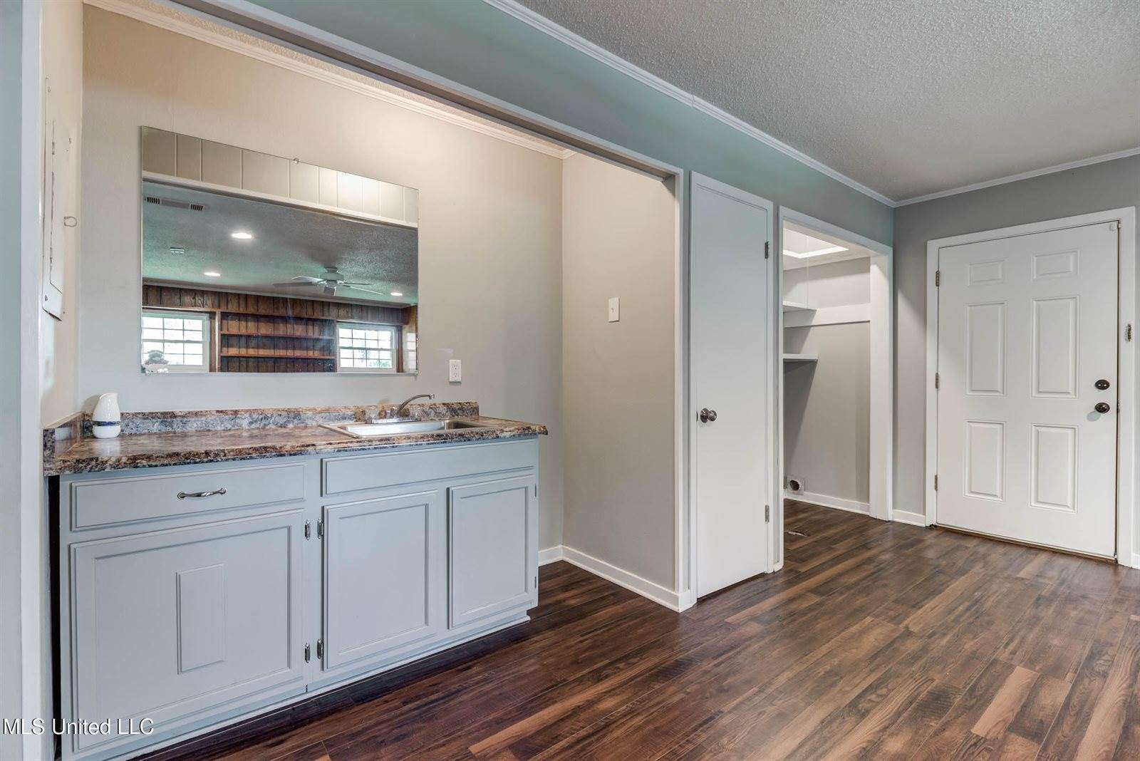 2305 Middlecoff Drive, Gulfport, MS 39507