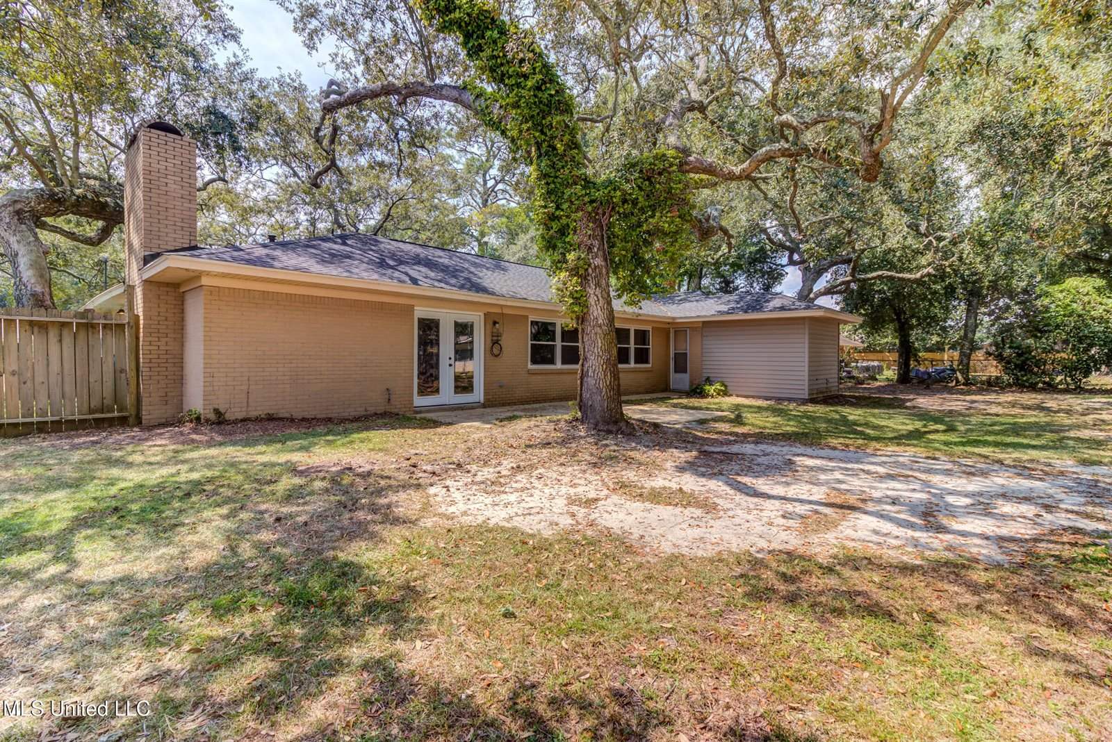 2305 Middlecoff Drive, Gulfport, MS 39507