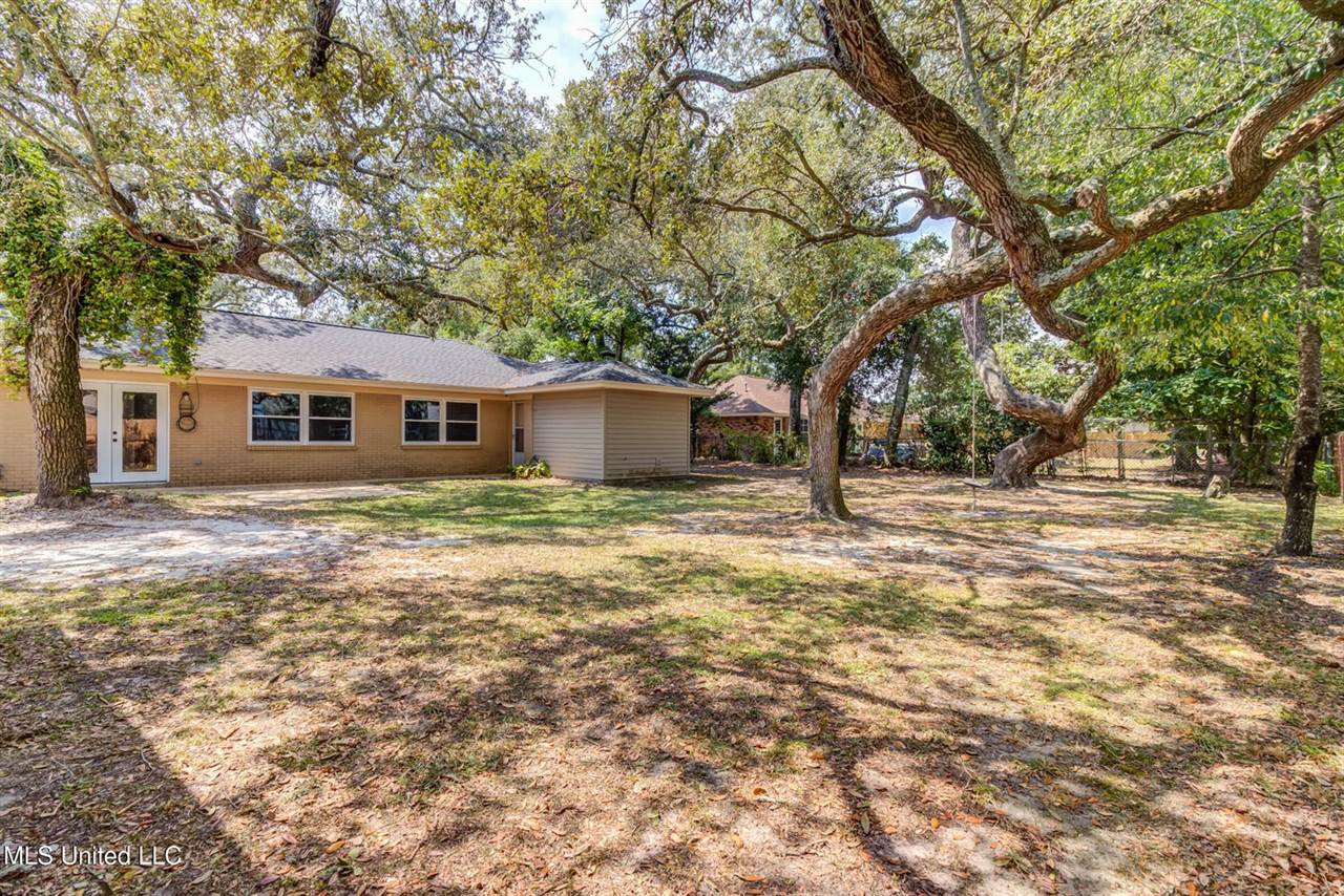 2305 Middlecoff Drive, Gulfport, MS 39507