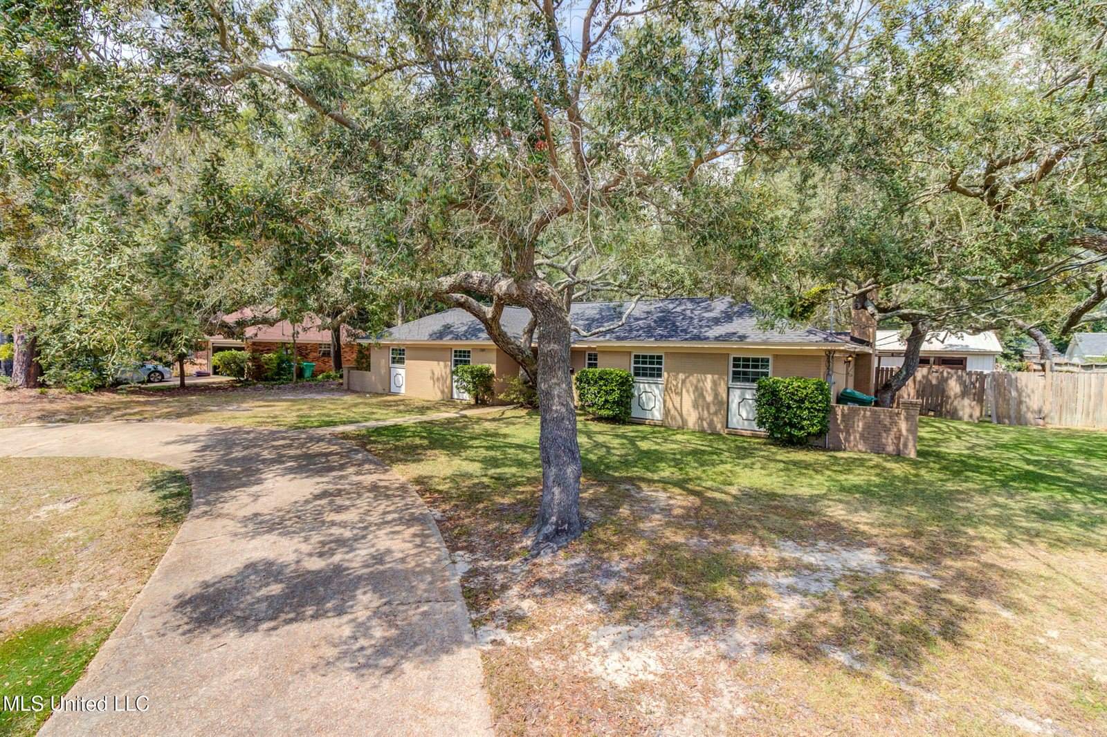 2305 Middlecoff Drive, Gulfport, MS 39507