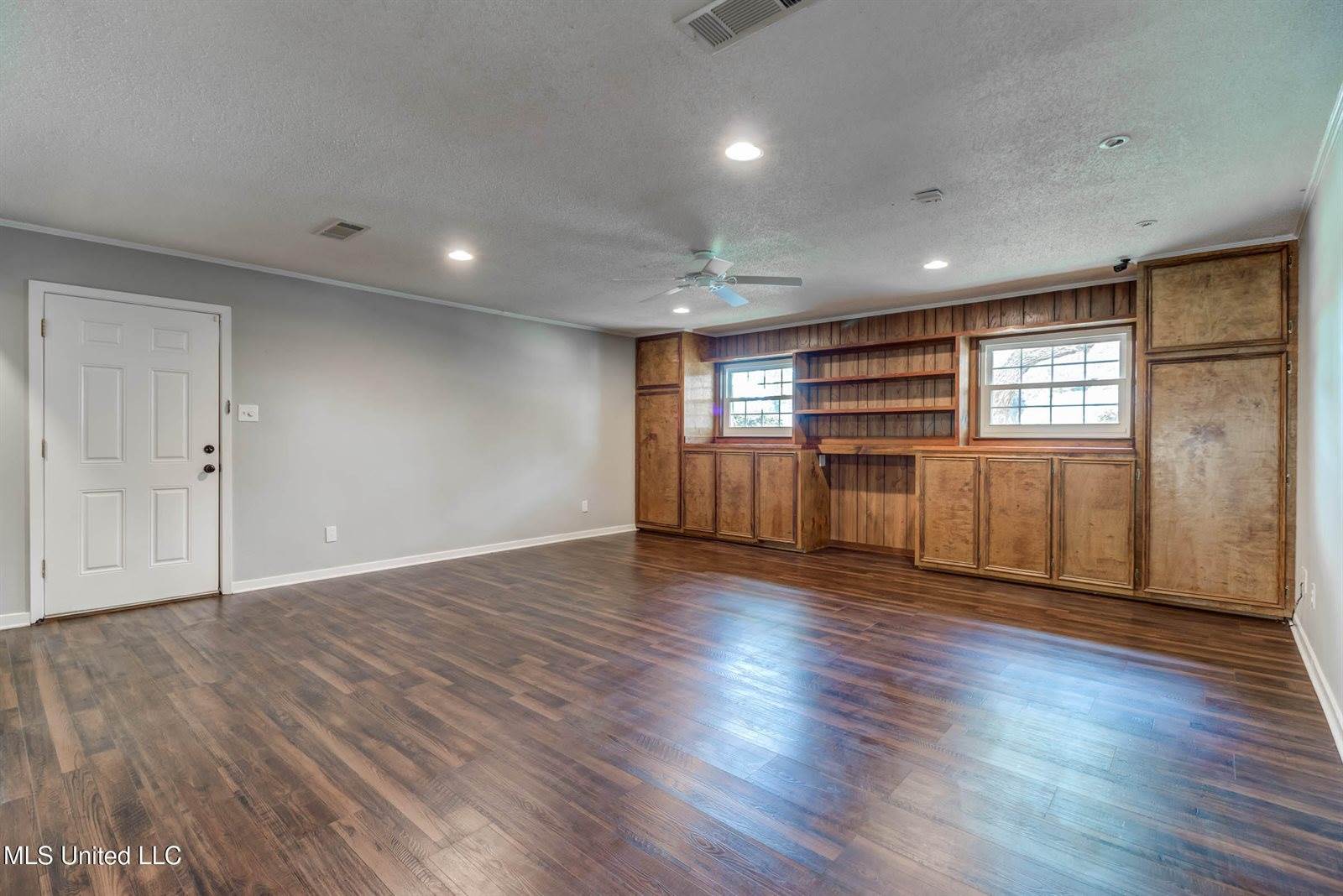 2305 Middlecoff Drive, Gulfport, MS 39507