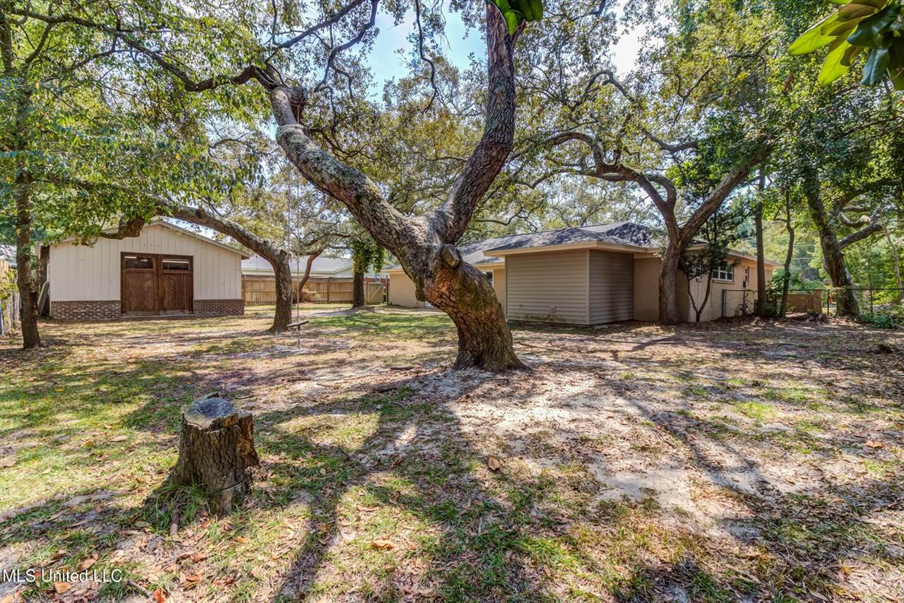 2305 Middlecoff Drive, Gulfport, MS 39507