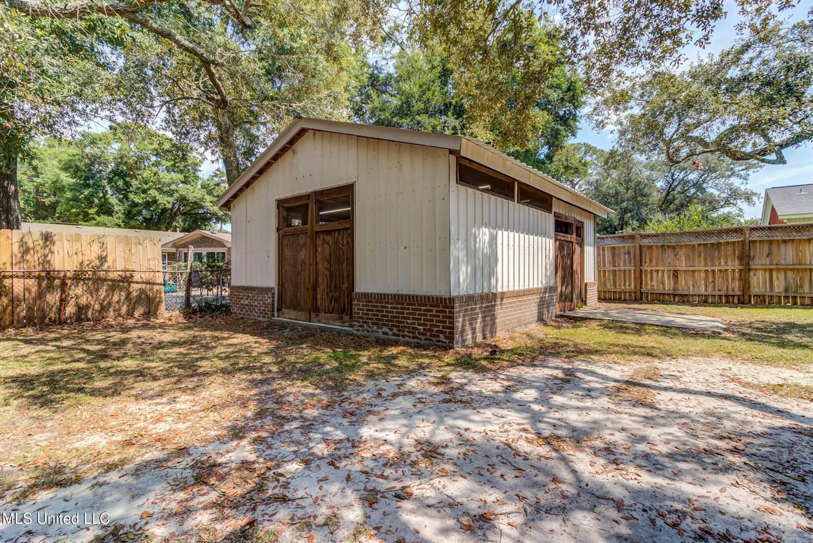 2305 Middlecoff Drive, Gulfport, MS 39507