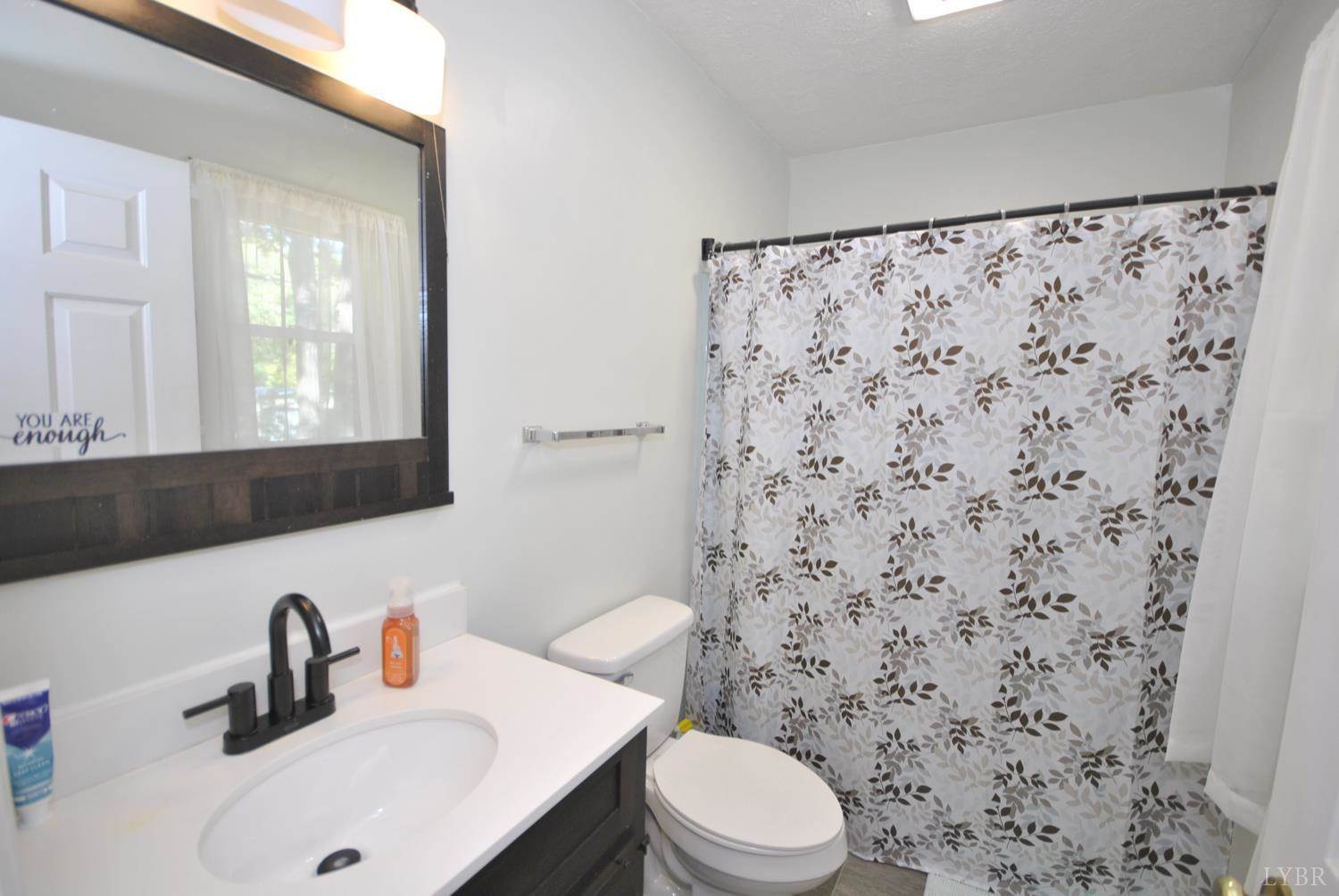 295 Foxcroft Drive, Monroe, VA 24574