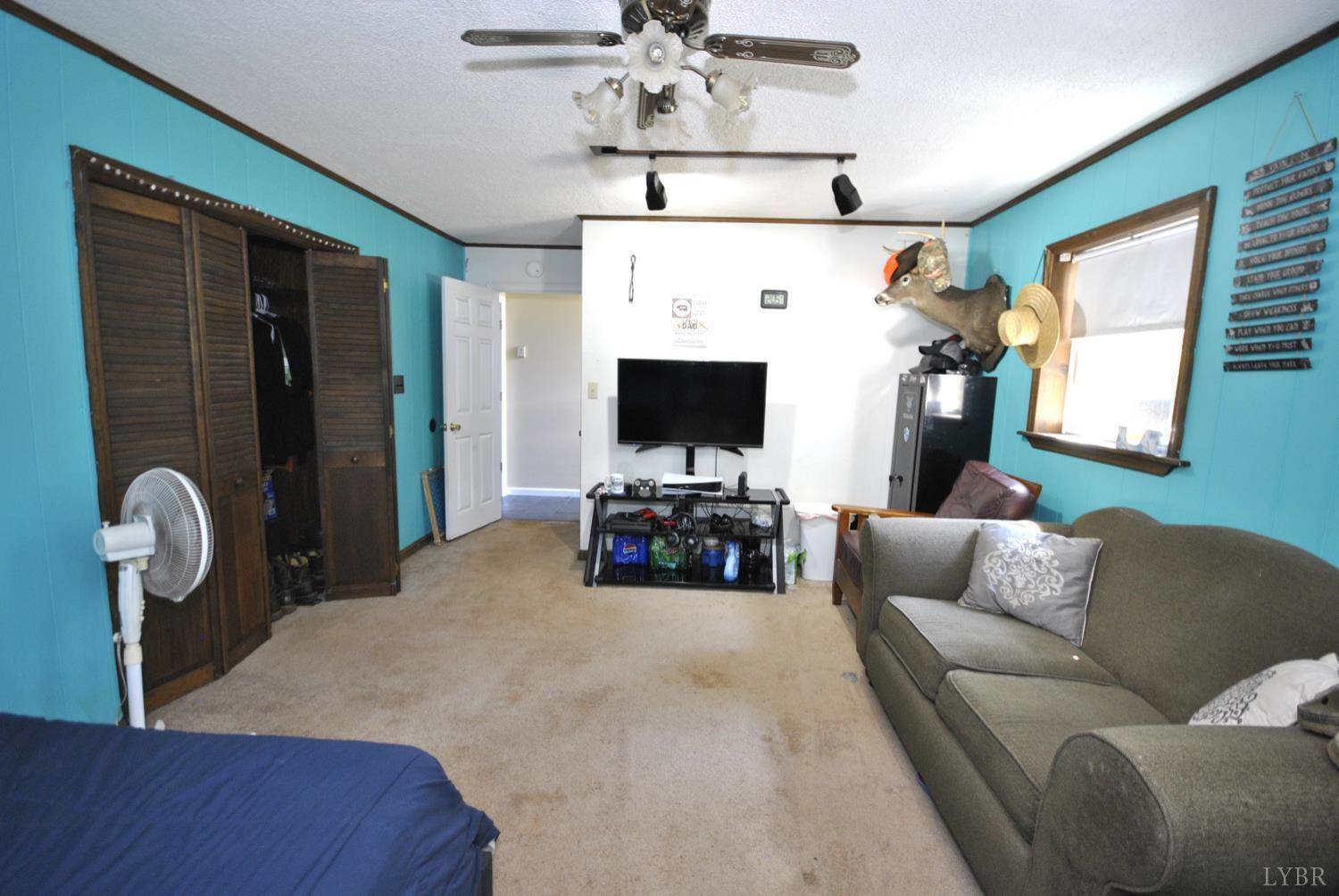 295 Foxcroft Drive, Monroe, VA 24574