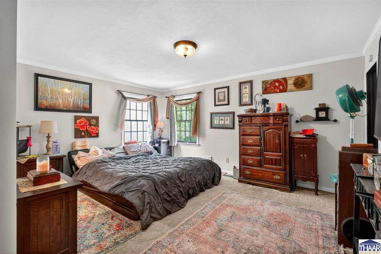 10 Rose, Marshall, IL 62441