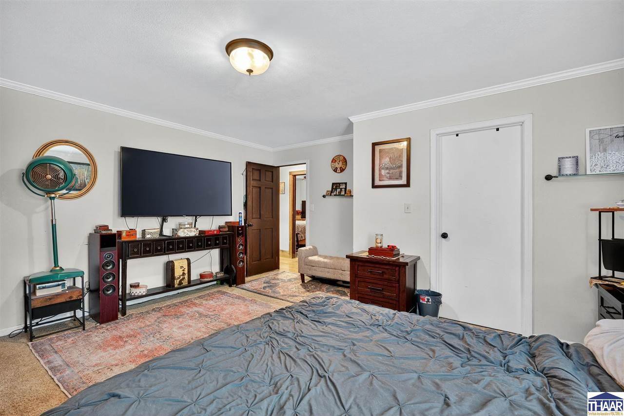 10 Rose, Marshall, IL 62441