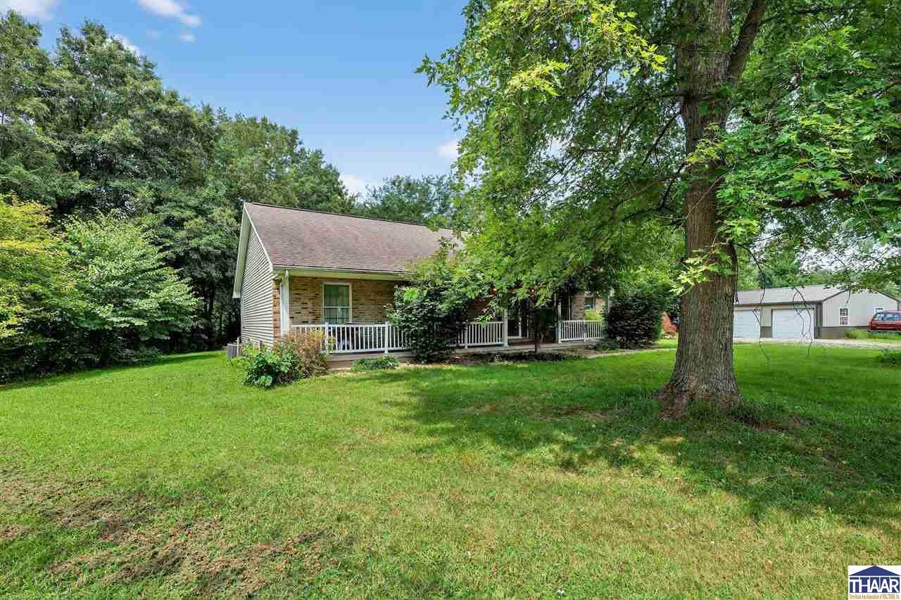 10 Rose, Marshall, IL 62441